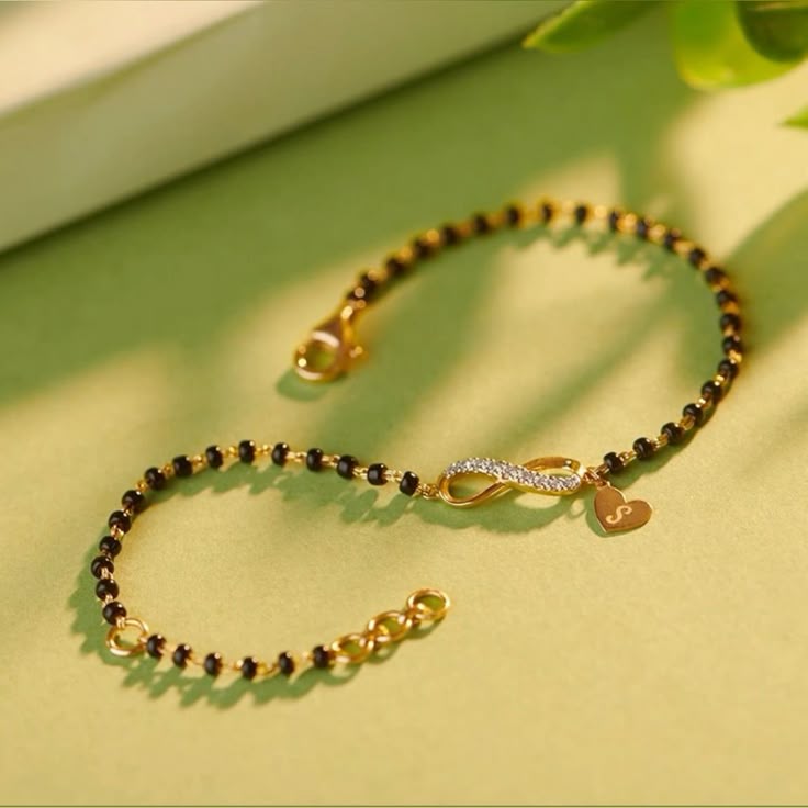 HAND BRACELATE